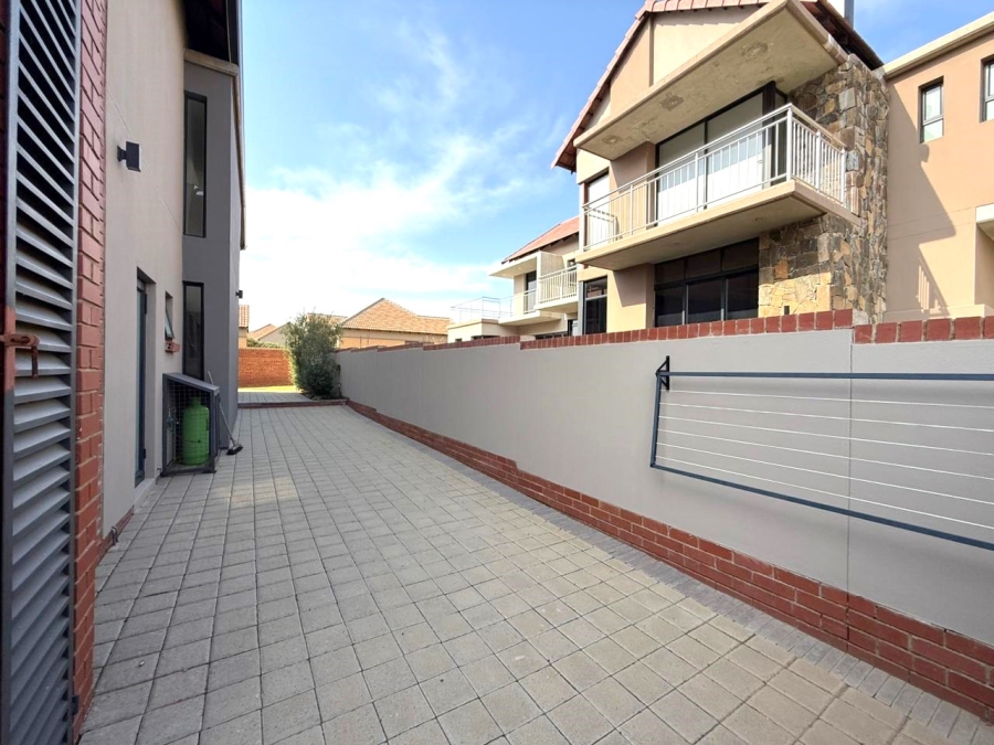 To Let 4 Bedroom Property for Rent in Wild Olive Estate Free State